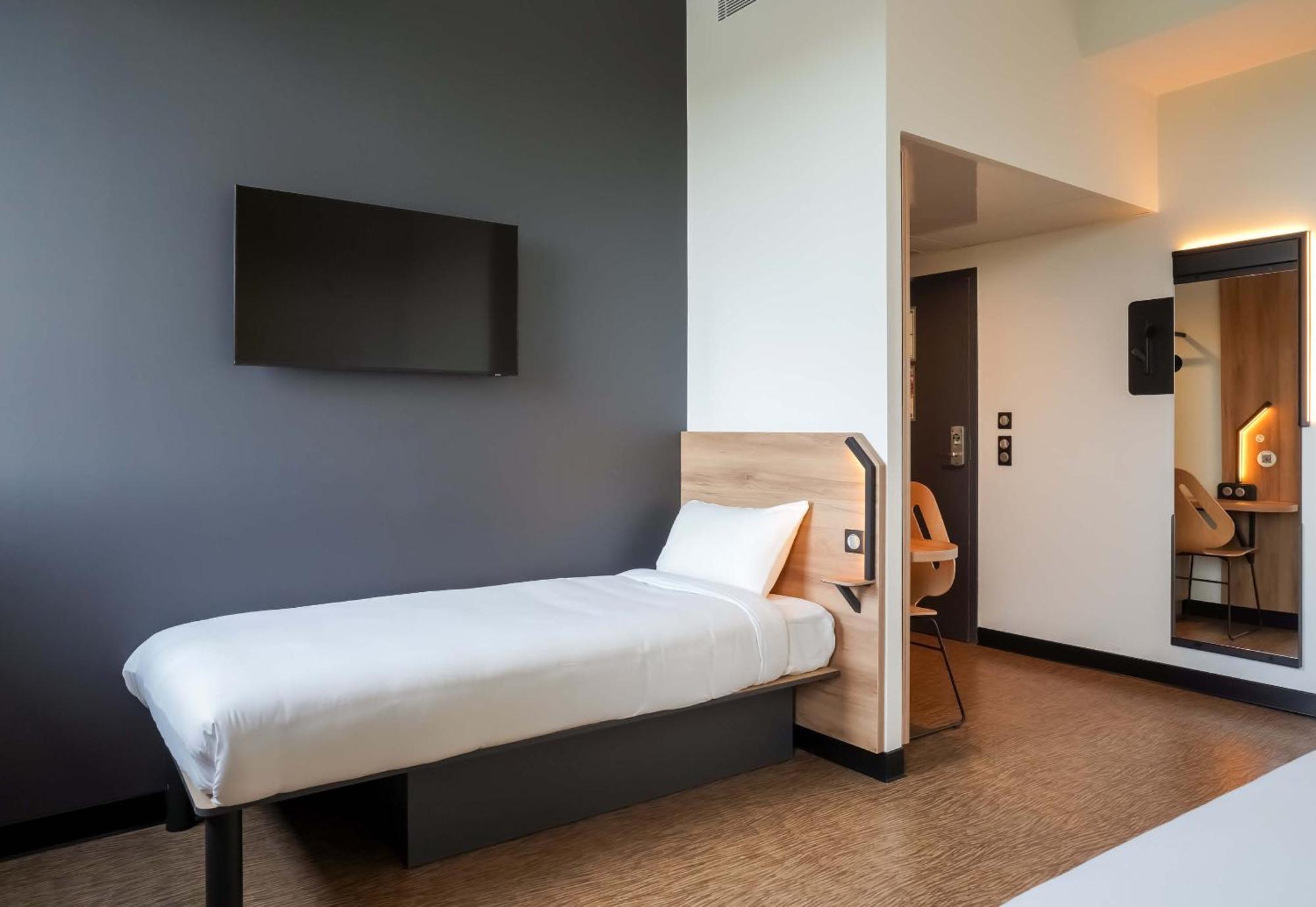 B&B Hotel Paris Porte D'Orleans Montrouge Exteriör bild