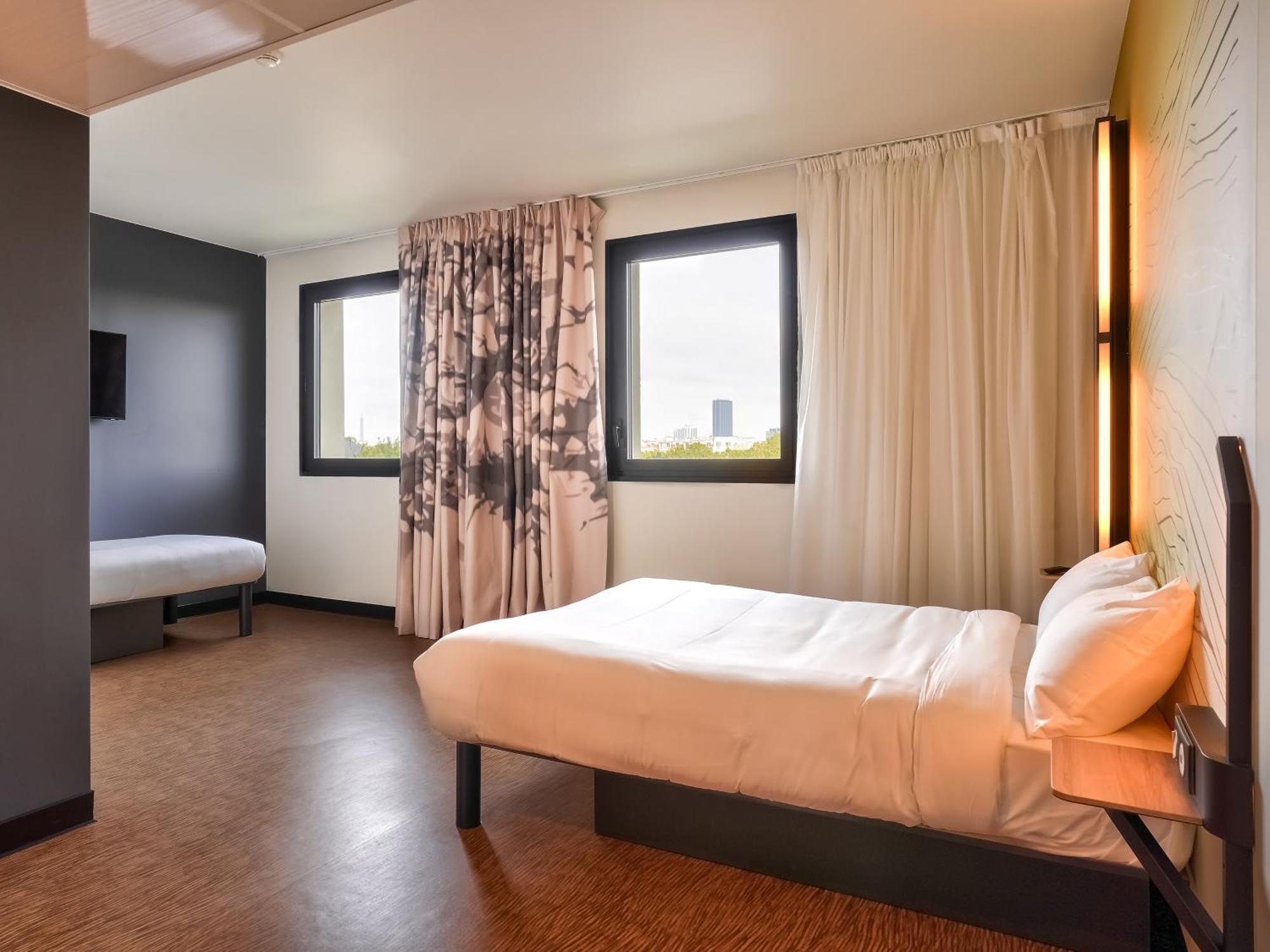 B&B Hotel Paris Porte D'Orleans Montrouge Exteriör bild