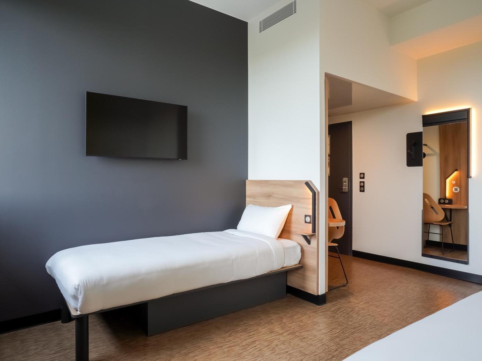B&B Hotel Paris Porte D'Orleans Montrouge Exteriör bild